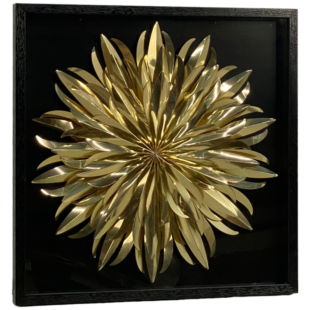 SILVERY GOLD GOLD ART WORK 60 X 4 X 60  CM